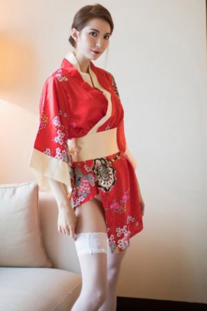 战火中的花蕾_720手机在线观看